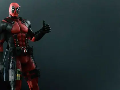 Deadpool Cicilerini Gösterdi!