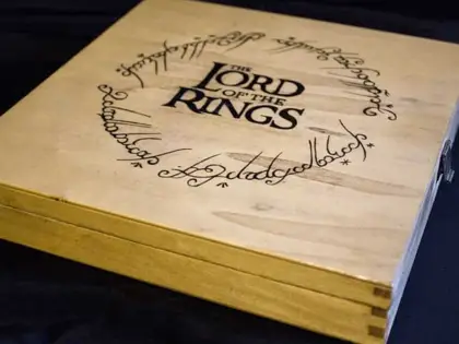 Lord of the Rings Haritası ile Yapılan El Yapımı Monopoly