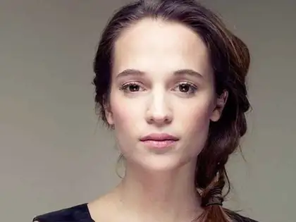 Alicia Vikander Yeni Lara Croft Oldu