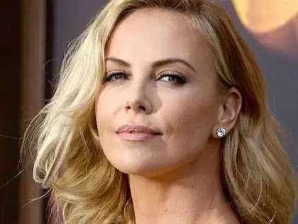 Young Adult Charlize Theron ile Tekrar Geliyor