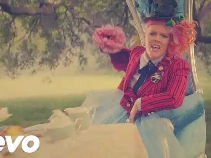 Pink'ten Alis Harikalar Diyarında 2 İçin Müzik