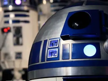 R2-D2 Gibi Çığlık Atan Otomatik Kapı