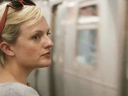 Elisabeth Moss da Wes Anderson'ın The French Dispatch Kadrosuna Girdi