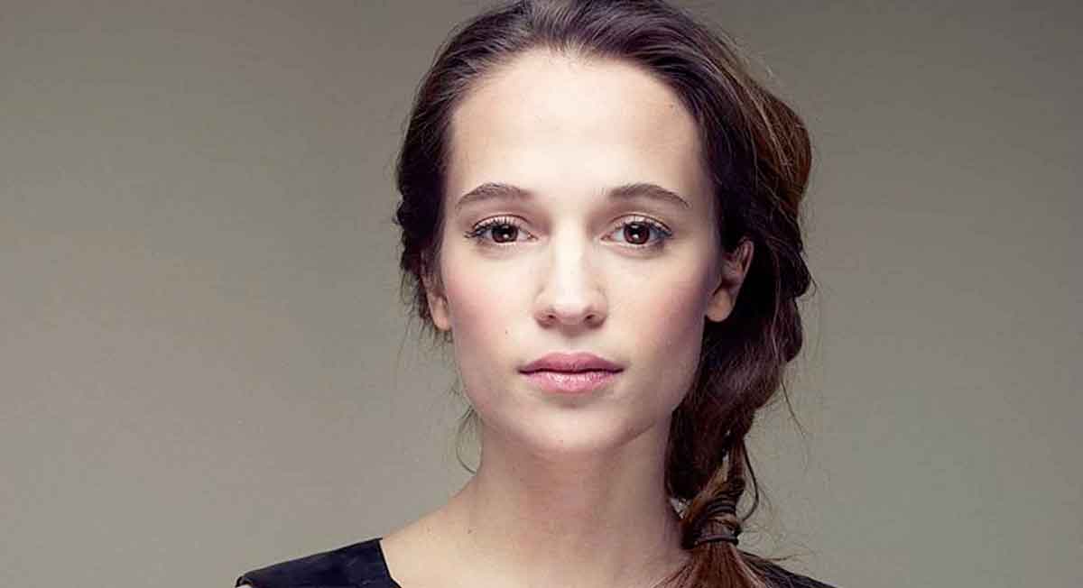 Alicia Vikander Yeni Lara Croft Oldu