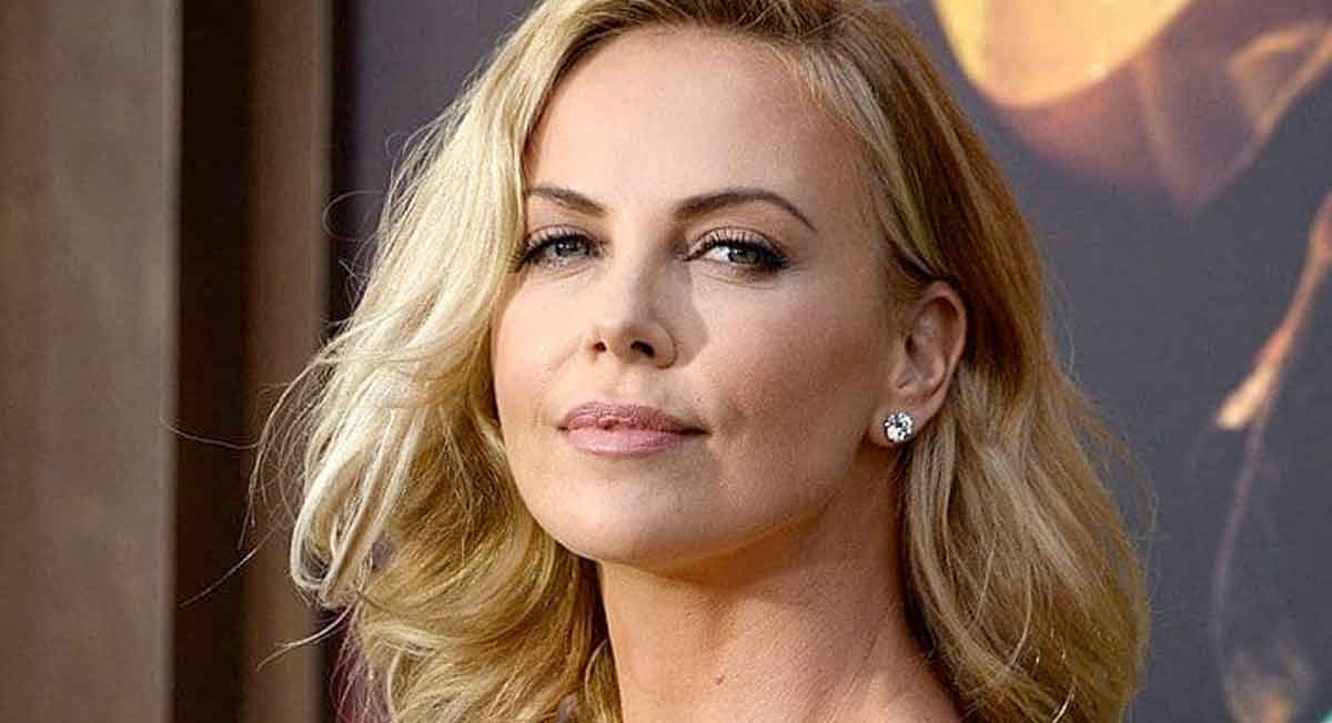 Young Adult Charlize Theron ile Tekrar Geliyor